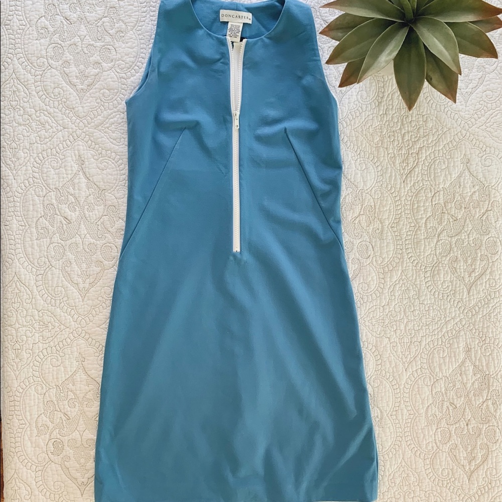 DONCASTER || Women’s Short Sleeveless Dress